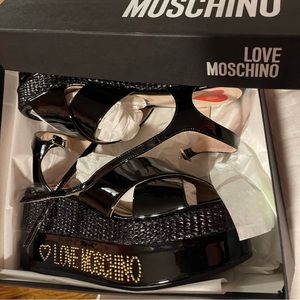 DISCONTINUED SHOES BRAND NEW